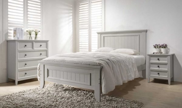 Mila Panelled Bed 4'6 - Clay
