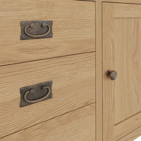 Carthorpe Oak Large Sideboard handle scaled