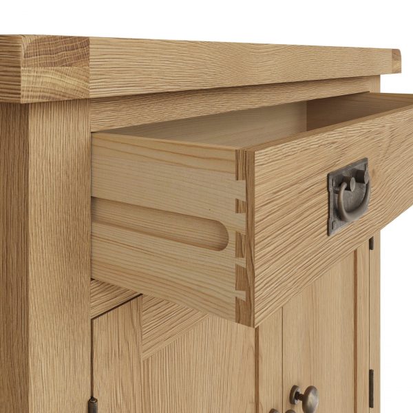 Carthorpe Oak Small Sideboard open scaled