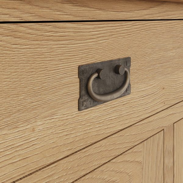 Carthorpe Oak 4 Door Sideboard handle scaled