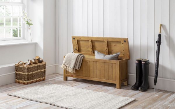 aspen pine blanket box open roomset