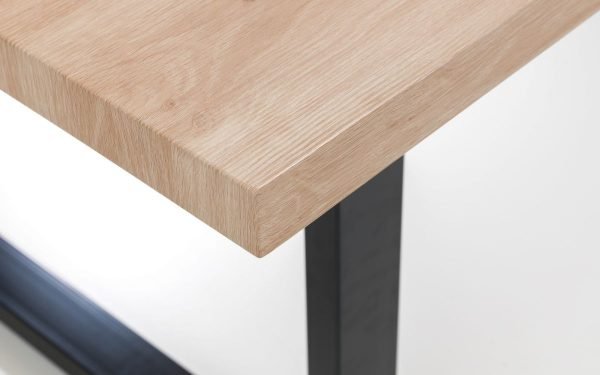 berwick dining table corner detail