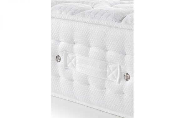 capsule gel luxury mattress handle and vent detail