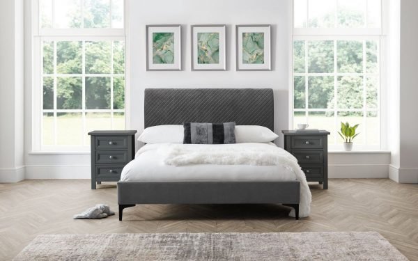 sanderson diamond quilted bed roomset