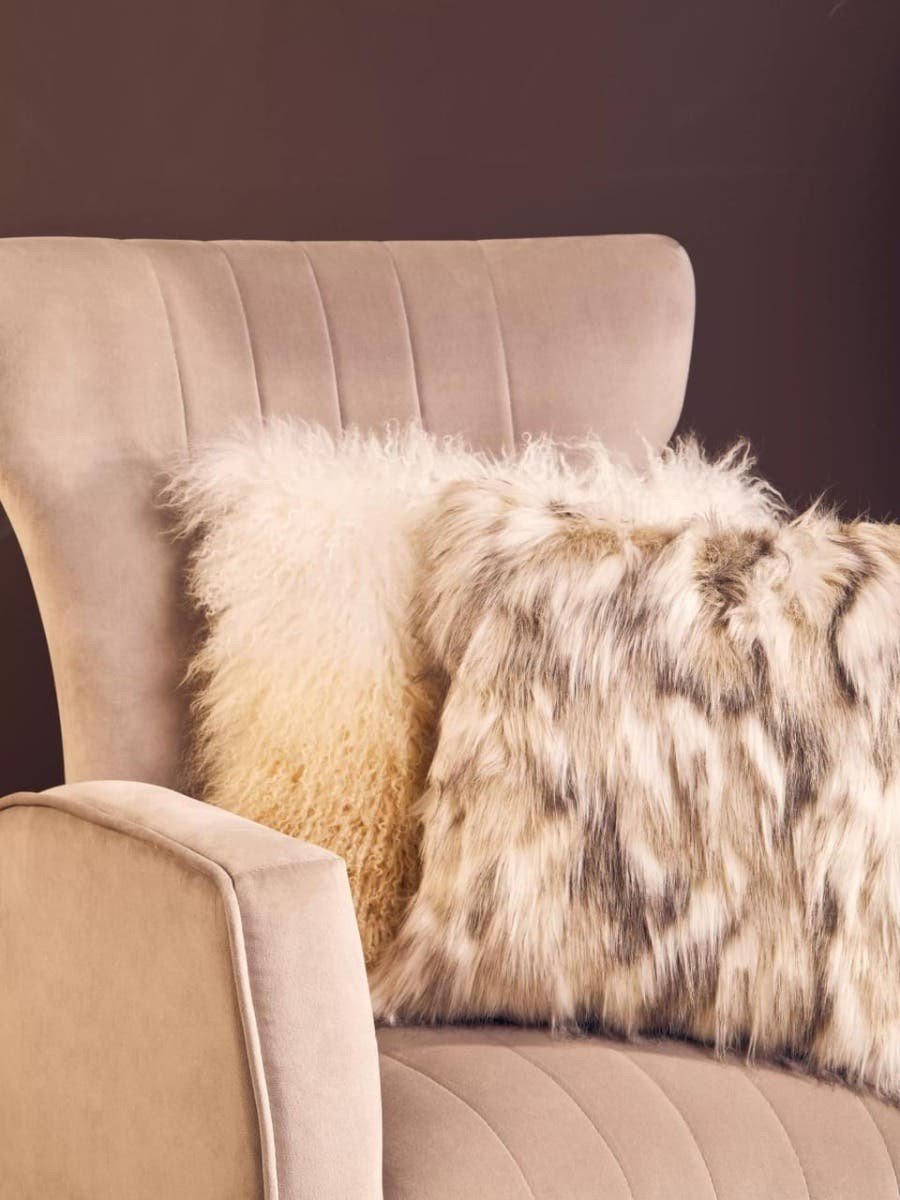 Zamoria Mink Velvet Accent Chair With Gold Finish Legs 11 liv web size