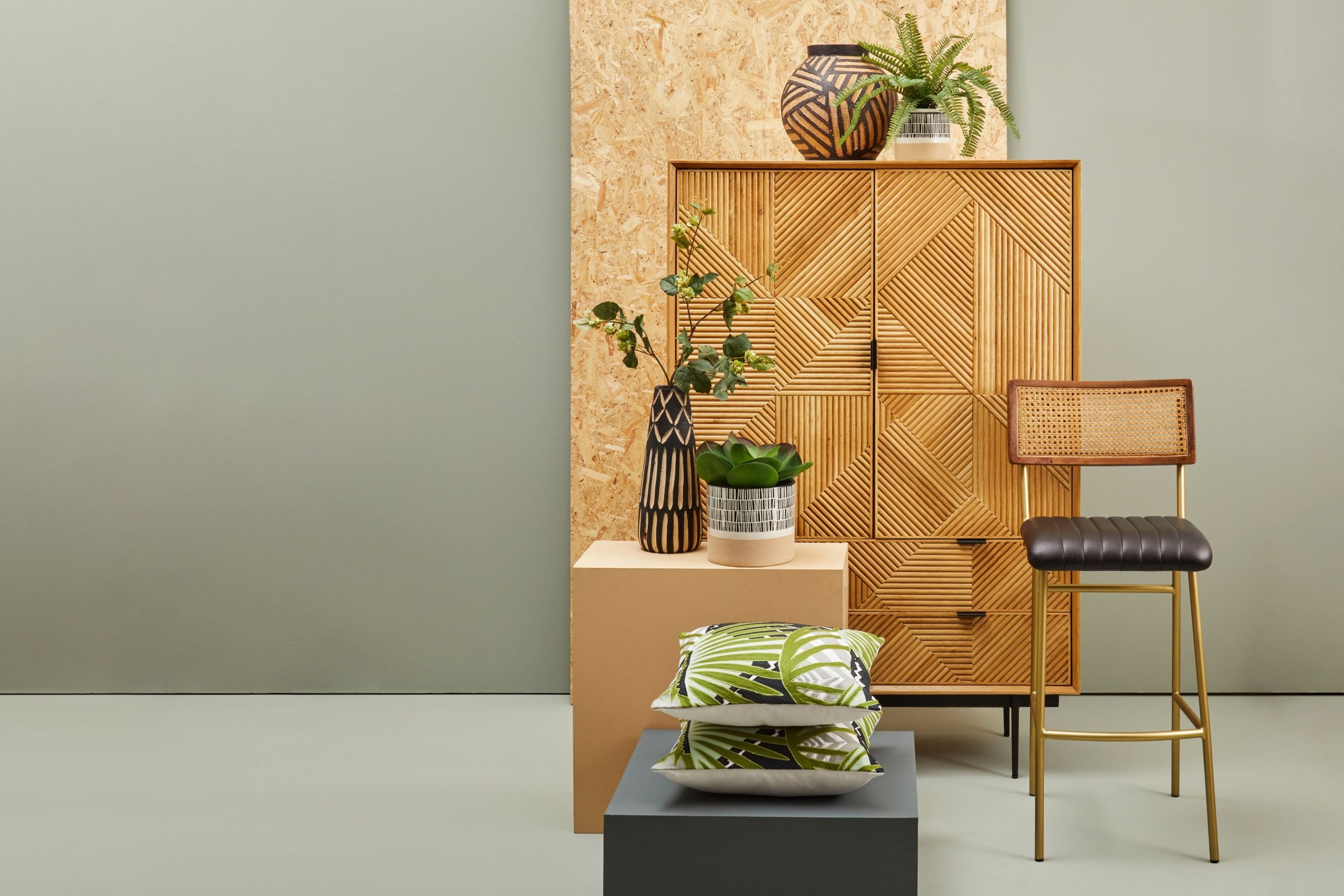 Domus Round Natural And Black Planter 9 scaled jpeg