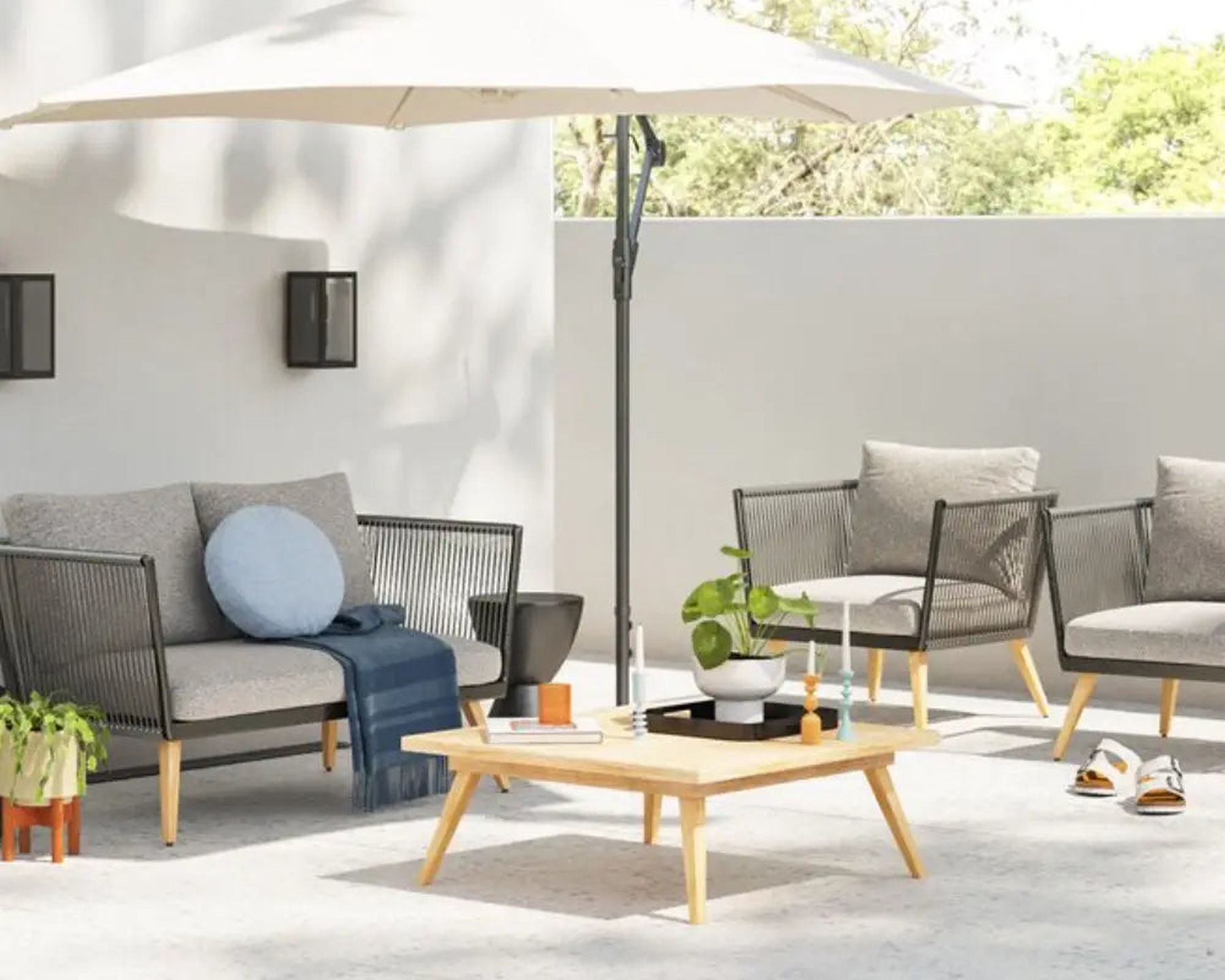 Royalcraft Ivory 3m Cantilever Powder Coated Parasol 3 LifestyleRC jpg